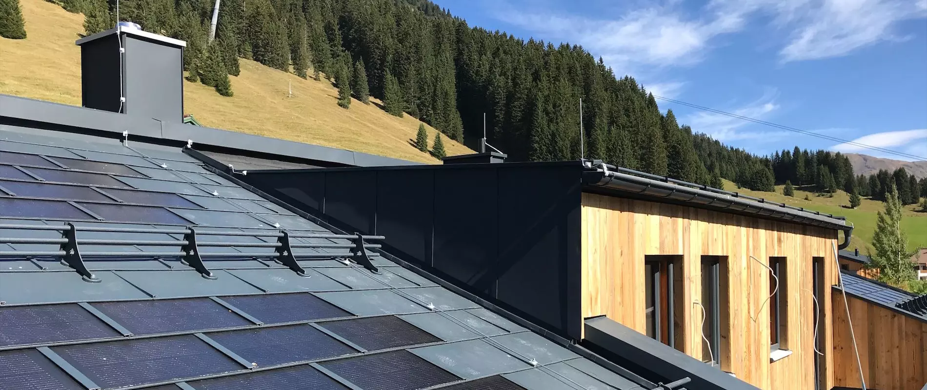Tollinger GmbH, Spenglerei, Isolierungen, Bauwerksabdichtungen, Meisterbetrieb, Dachrinnen, Dächer, Fassaden, Ablaufrohre, Kaminverkleidungen, Lüftungsanlagen, Abdichtung von Flachdächer, Kellerbereiche, Balkone, Tiefgaragen, Ulrich Tollinger, Tirol